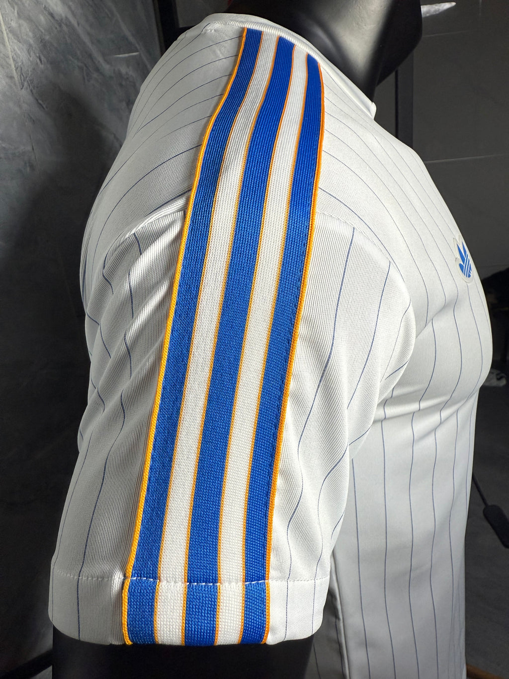 25-26皇马复古款三叶白玩家版本