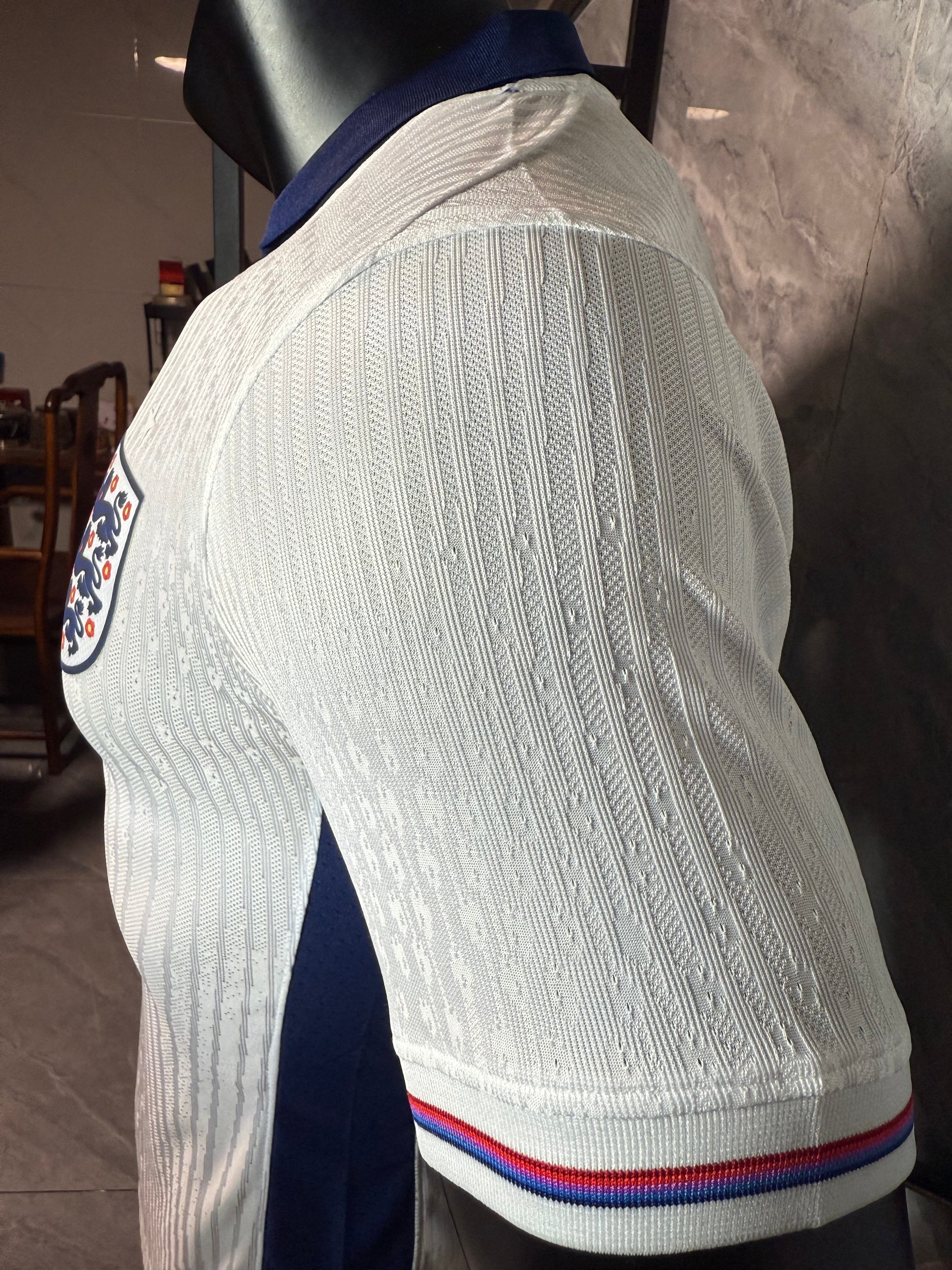 24-25英格兰主场玩家版本