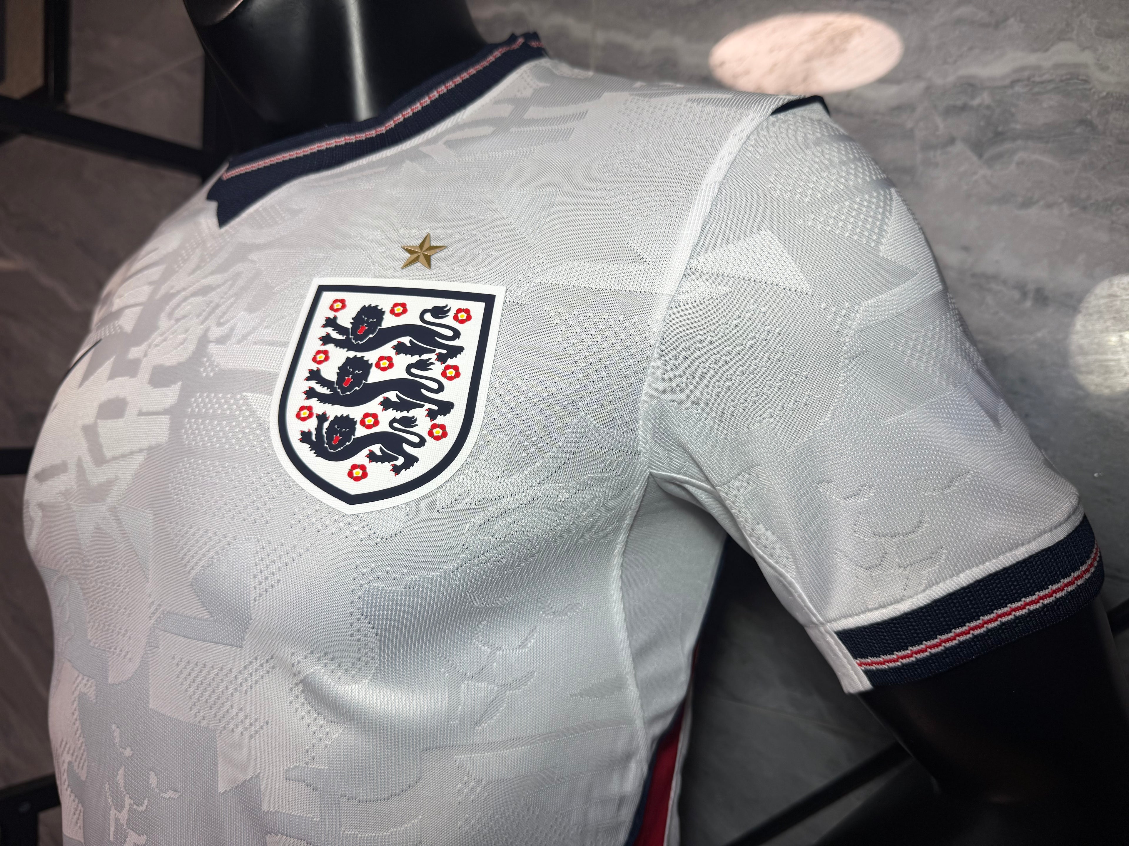 25-26英格兰主场玩家版本