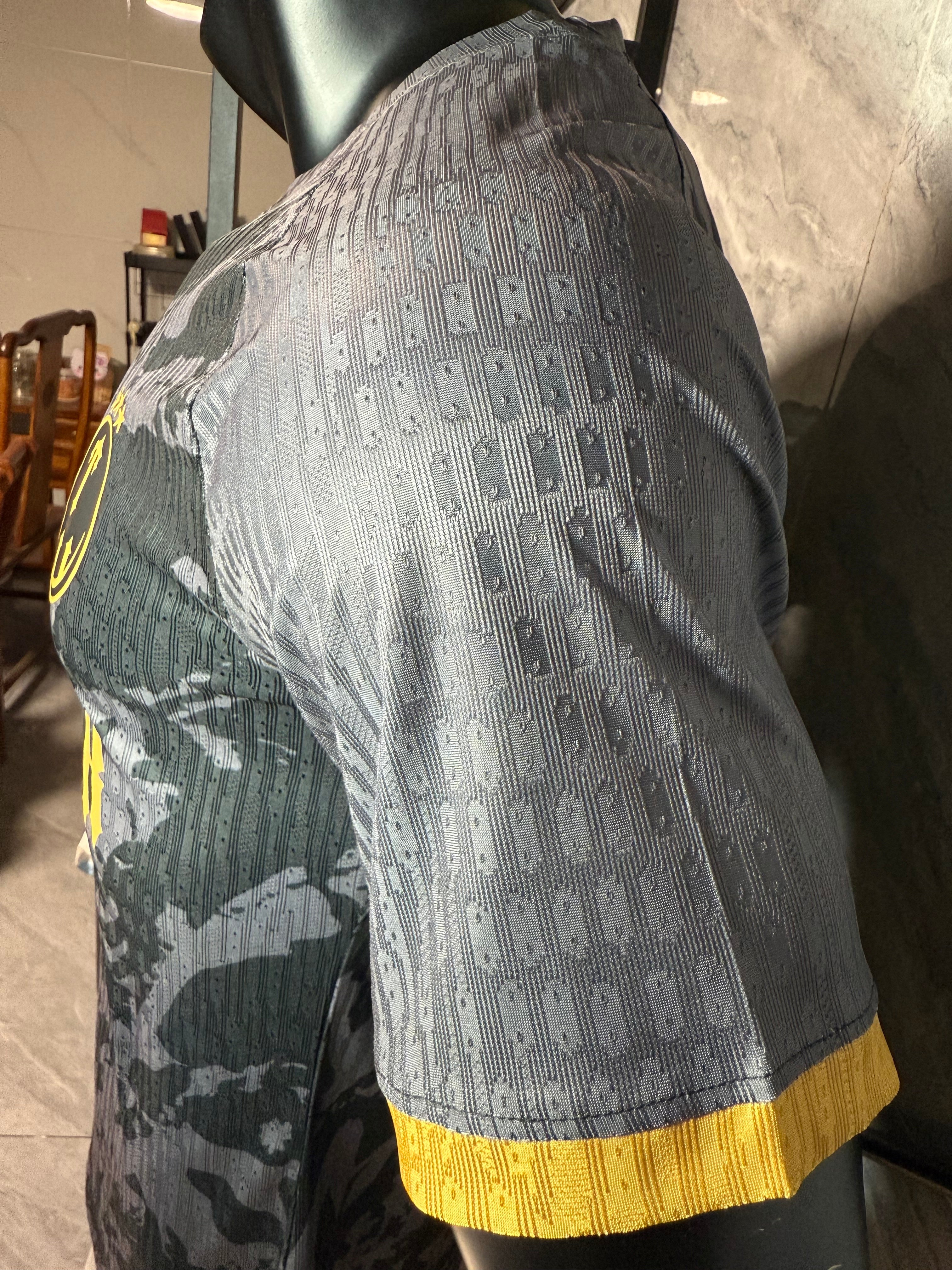 25-26特拉普说唱音乐黑灰