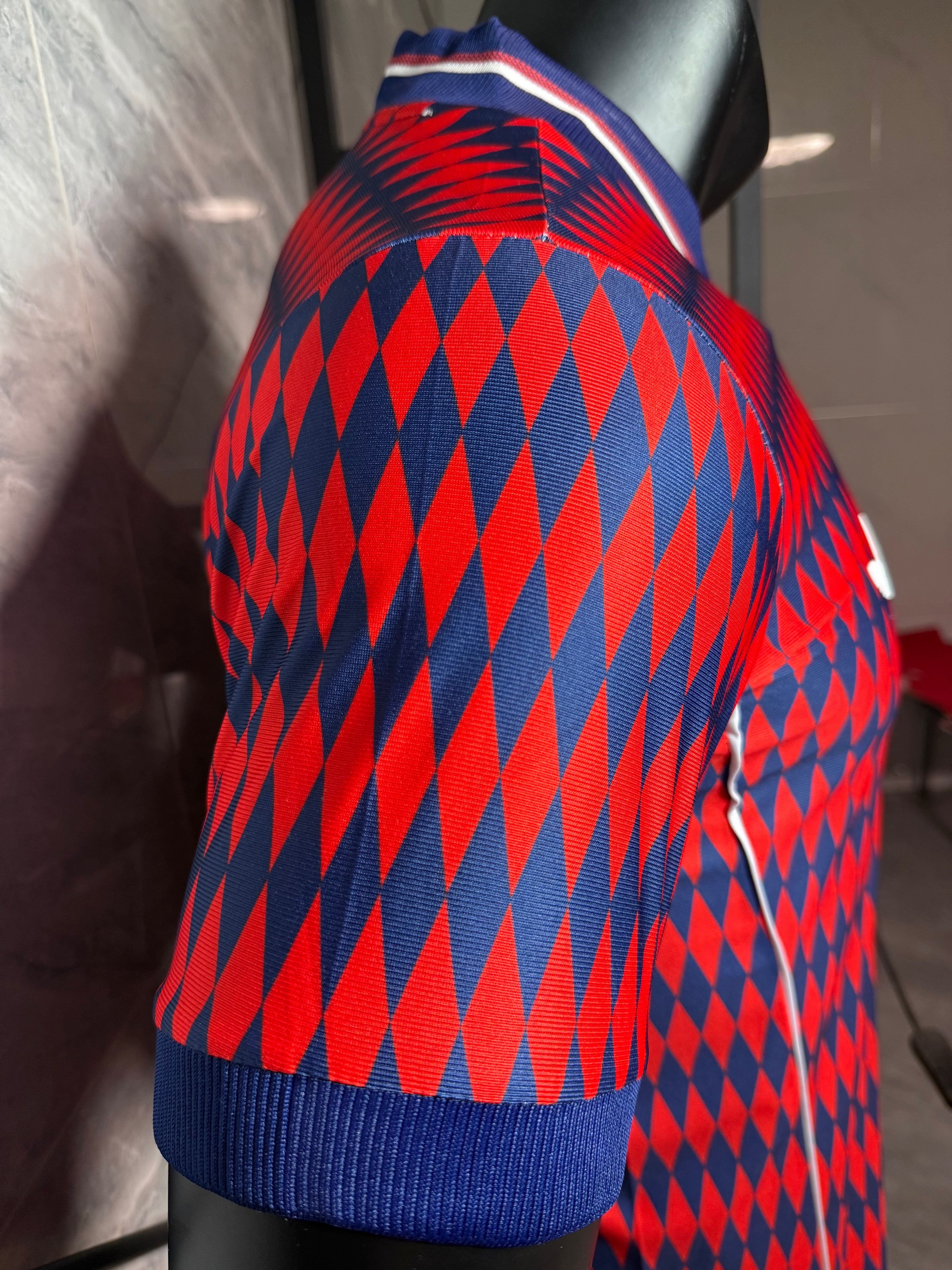 25-26拜仁复古款三叶红FBC