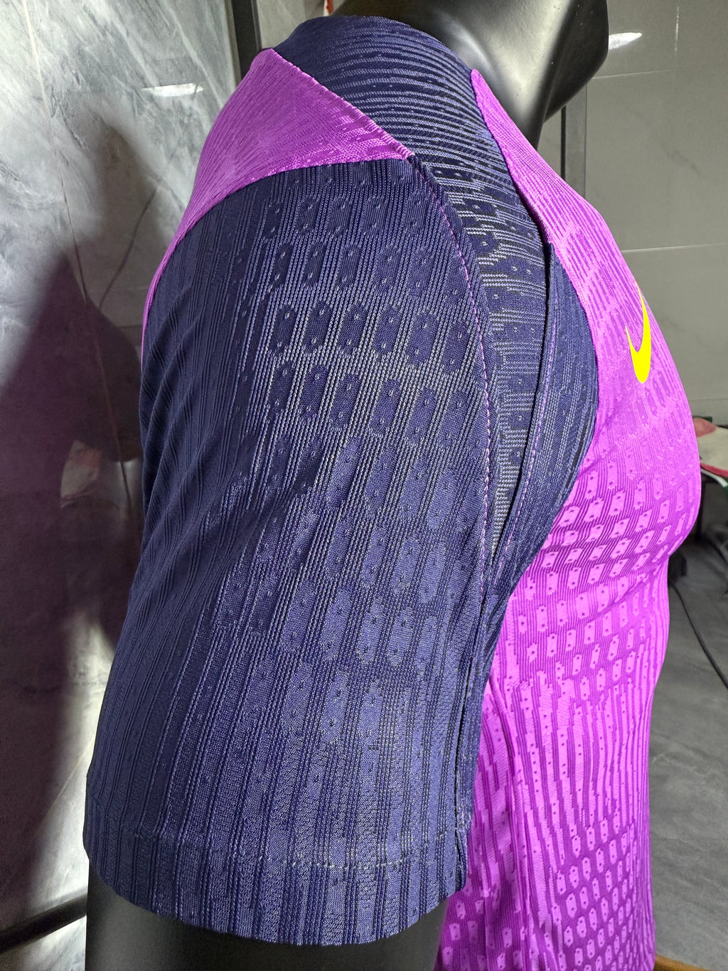 25-26巴萨训练服紫色玩家版本