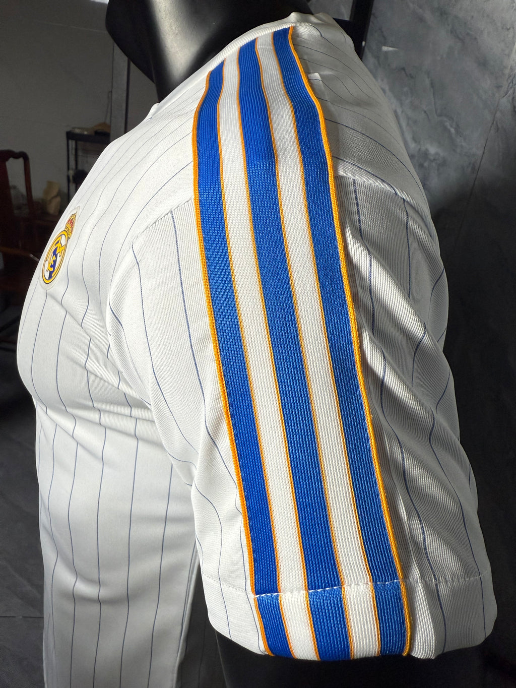 25-26皇马复古款三叶白玩家版本