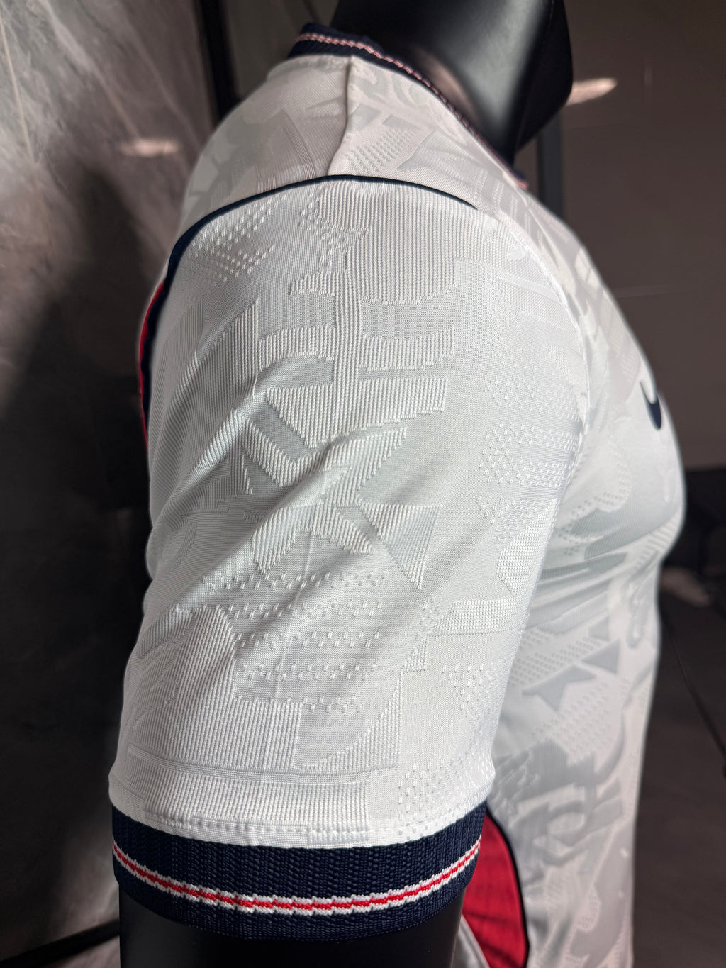 25-26英格兰主场玩家版本