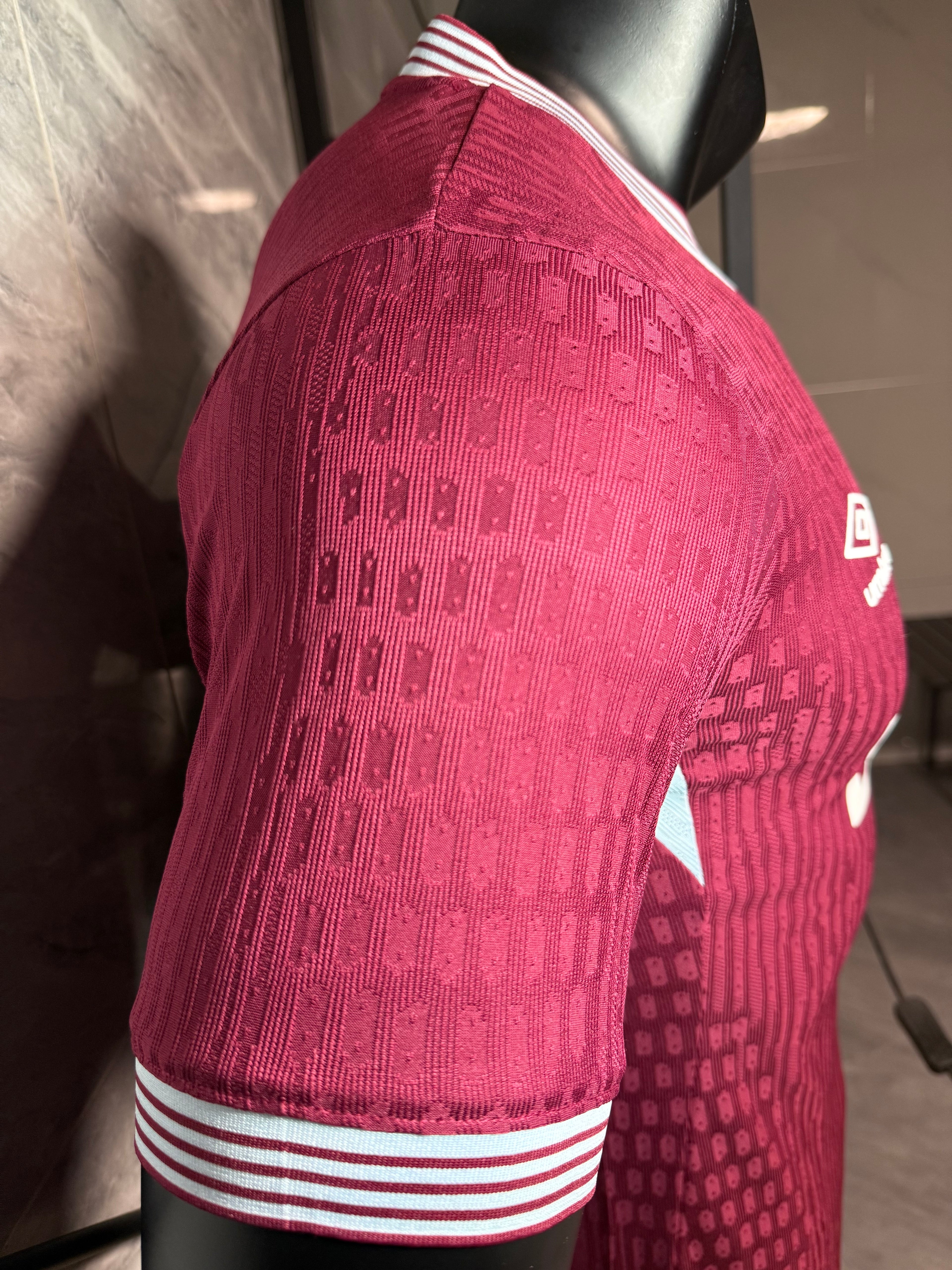 25-26西汉姆联主场玩家版本